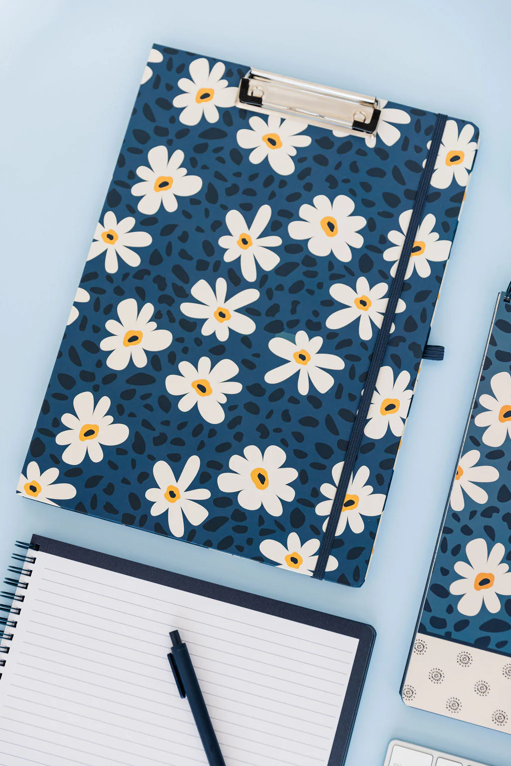 Clipboard Folio, Leopard Daisy - Image 6