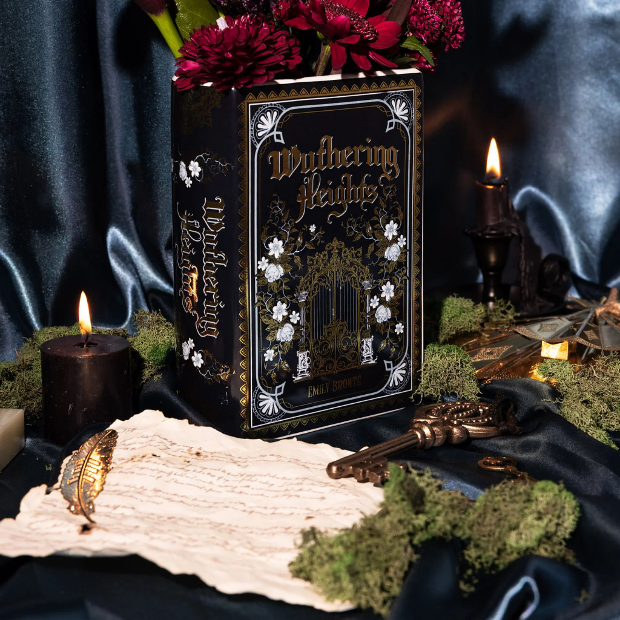 Large Book Vase, Wuthering Heights - Image 11